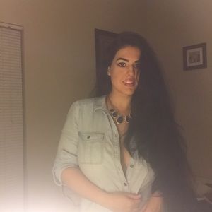 Meet your Posher, Neida